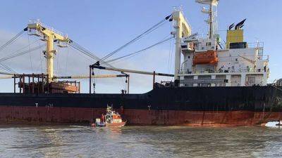 В Черном море на российской мине подорвалось грузовое судно