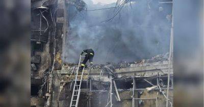 В результате ракетного удара в Днепре разрушен роддом, в Харькове — больница (фото, видео)