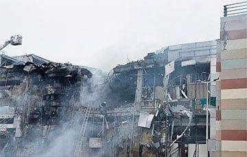 «Как мы только живы остались»: жительница Днепра показала жуткие кадры ударов РФ по жилым домам