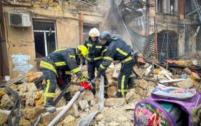 В Одессе из-под завалов извлекли тело женщины