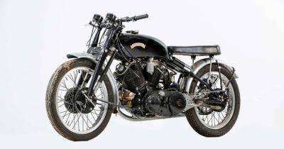 Уникальный британский мотоцикл 40-х за $190 000 обнаружили в старом гараже (видео)