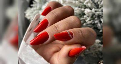 «В праздники незаменим красный цвет», — нейл-стилист Кармен Мирела
