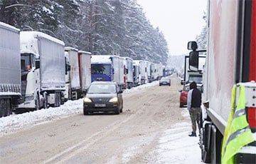 На литовской таможне каждый грузовик из Беларуси обыскивают