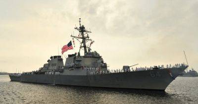 Ракетный удар по кораблям в Красном море: хуситы атаковали эсминец США - focus.ua - США - Украина - Израиль - Иран - Йемен