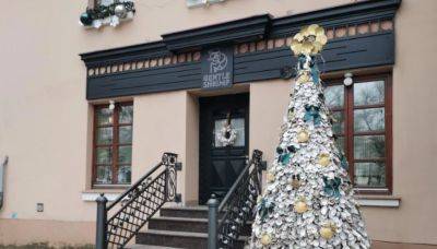 В Вильнюсе установили елку из устричных раковин — громкая заявка на книгу рекордов Гиннесса