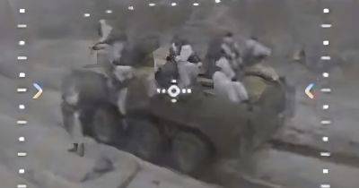 "В условиях плохой видимости": ВСУ поразили российскую бронетехнику с помощью FPV-дрона (видео)