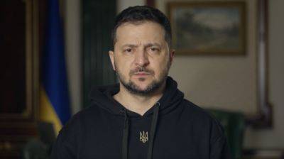 Зеленский призвал правительство и местные власти оказать помощь пострадавшим от обстрелов