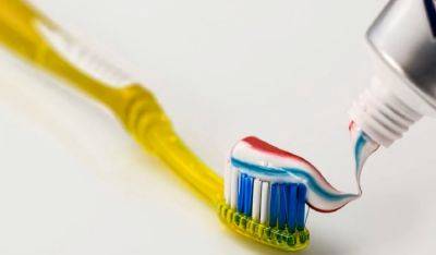 Убираем последствия корпоратива: помогает ли зубная паста скрыть запах перегара - ukrainianwall.com - Украина