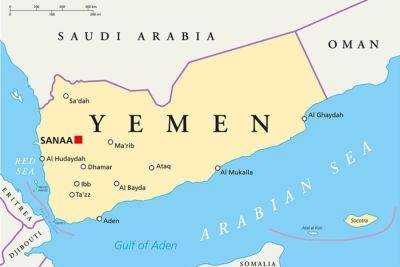 Йеменские хуситы вновь напали на два судна в Красном море