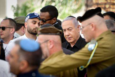 Обвиняемый в краже оружия Рои Ифрах фотографировался с премьер-министром Нетанияху