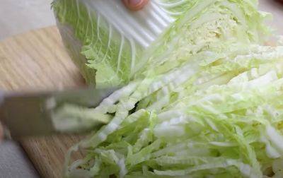 Диетическая заправка в салат из пекинской капусты: всего два ингредиента