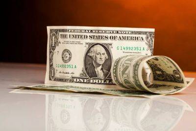 Курс валют на 4 декабря: Доллар в банках подешевел на 25 копеек