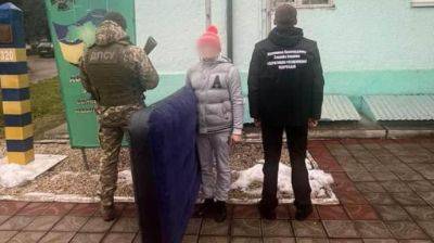 Житель Коломыи в четвертый раз "штурмовал" границу: теперь – с матрасом и в розовой шапке