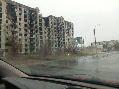 Разрушено почти 4 этажа: в сети показали, как за три месяца обвалился многоэтажный дом в Северодонецке