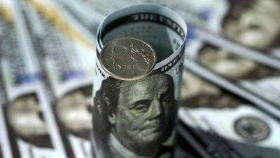 Курс доллара на Мосбирже поднялся выше 91 рубля впервые с 14 ноября