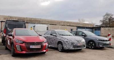 Роскошного итальянского соперника Audi A1 и VW Polo впервые заметили на дорогах (фото)