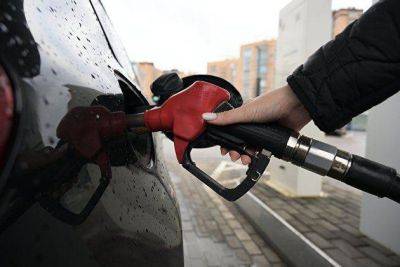Цена бензина Аи-92 на СПбМТСБ за 11 торговых дней упала на 14%, до уровней марта
