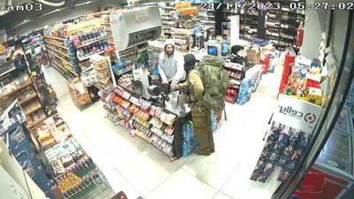 Резервист ЦАХАЛа с пулеметом в руках ограбил магазин в Кирьят-Оно