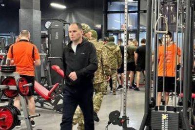 ТЦК в Ужгороде задержала в спортзалах около 40 мужчин - фото и видео