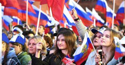 Почти 90% молодежи в РФ не хочет "восстанавливать СССР" и статус "супердержавы", — росСМИ