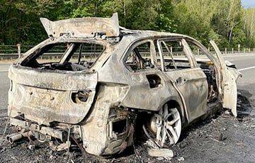 У брестчанина прямо на трассе дотла сгорел новый автомобиль BMW - charter97.org - Москва - Белоруссия - Германия - Минск