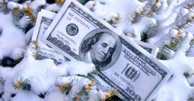Деньги будут падать на голову: три знака Зодиака, которые разбогатеют этой зимой