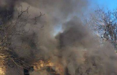 Есть попадания: пожары вспыхнули после массированного ракетного удара по Харькову