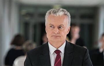 Президент Литвы поручил проверить выдачу паспортов детям Абрамовича