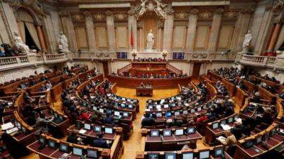 Президент Португалии объявил об отставке правительства на фоне коррупционного скандала