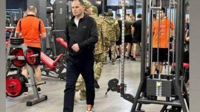 Вручение повесток в спортзалах: военкомат Закарпатья говорит, что продолжит