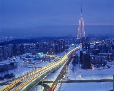 В декабре Вильнюсская телебашня будет освещена в цвета северного сияния