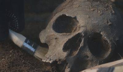 Башня из человеческих черепов: в Мехико нашли удивительно устрашающую находку. Фото