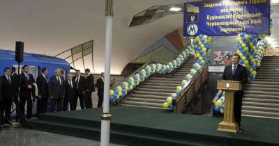 "Банде Януковича нужно было показать быстрый результат, на не сделанную гидроизоляцию было пофигу", - Белоцерковец об остановке синей ветки метро