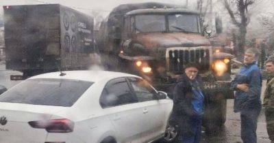 В Мариуполе военный грузовик полный БК протаранил гражданское авто, — Андрющенко (фото)