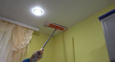 Как быстро вымыть натяжной потолок: интересный лайфхак