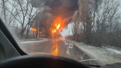 "Прилет" в оккупированной Макеевке: в сети показали серьезный пожар - видео