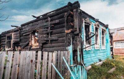 Житель Твери фиктивно зарегистрировал в сгоревшем доме 20 иностранцев, а в своей квартире – одну россиянку