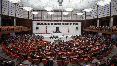 Парламент Турции одобрил решение о введении режима ЧП в зоне бедствия
