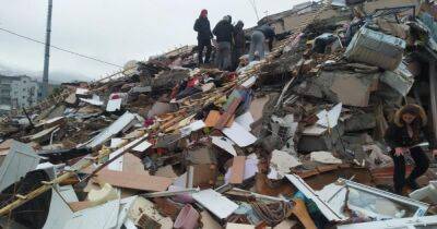 Землетрясение в Турции: число погибших превысило 20 000, пострадавшие мерзнут на улицах, — СМИ