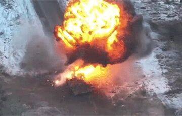 Видеофакт: Российская бронемашина подрывается на мине ВСУ