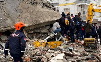 Погибших в результате землетрясений в Турции и Сирии уже 17 000. Эрдоган признал ошибки властей