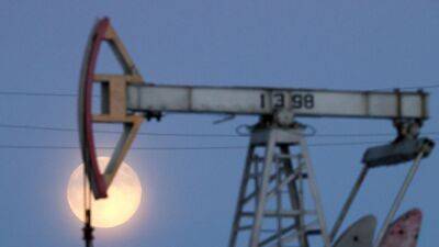 Россия сократит добычу нефти в марте на 500 тысяч баррелей в сутки