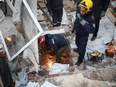 В Турции спасли из-под завалов украинку и ее 4-летнего сына – СМИ