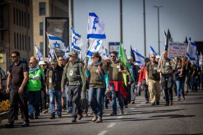Опрос: большинство израильтян против правовой реформы и поддержали бы всеобщую забастовку