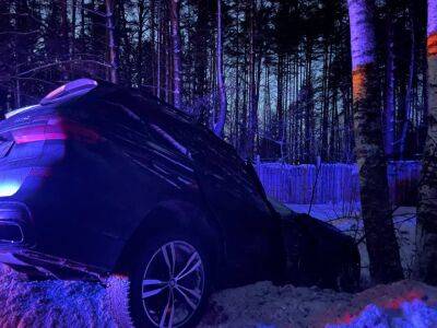 Автомобиль вылетел с дороги на Рябеевском шоссе в Твери