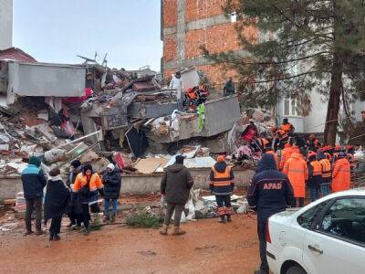 Мощное землетрясение в Турции и Сирии унесло жизни уже более 34 тысяч человек