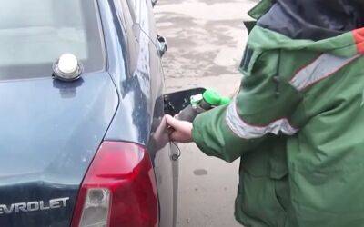 Водители прослезились от радости: в Украине серьезно рухнули цены на бензин и дизель - сколько теперь стоят