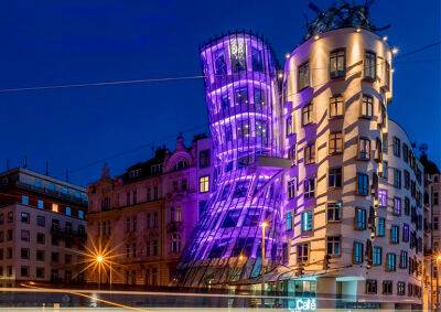 Достопримечательности по всей Чехии окрасились в фиолетовый цвет
