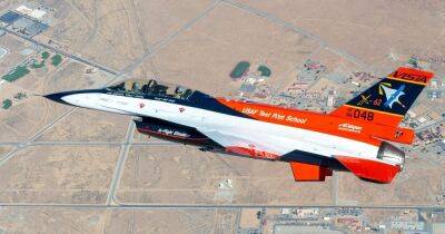 Истребитель F-16 целых 17 часов управлялся ИИ: пилоты-испытатели теперь не нужны