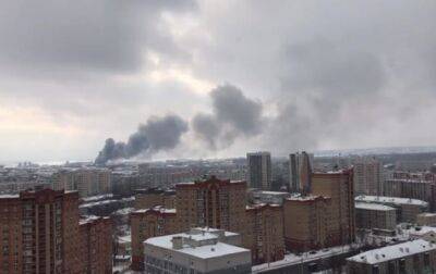 На складе резины в Казани произошел пожар